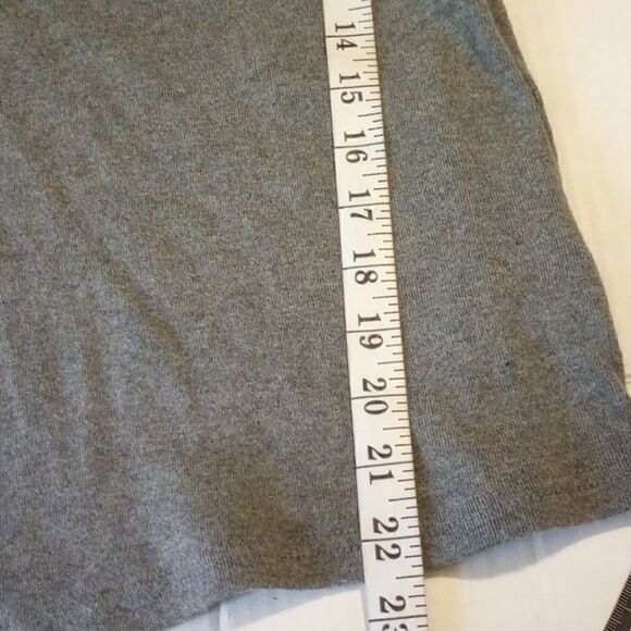 Tommy Hilfiger v-neck t-shirt  - Picture 6 of 6